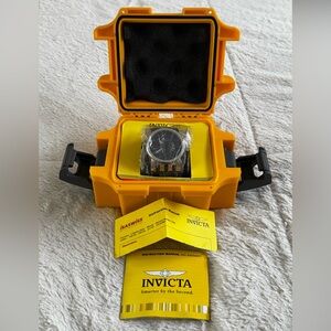 Invicta DNA Urban Men’s Watch 10404 and Dive Case